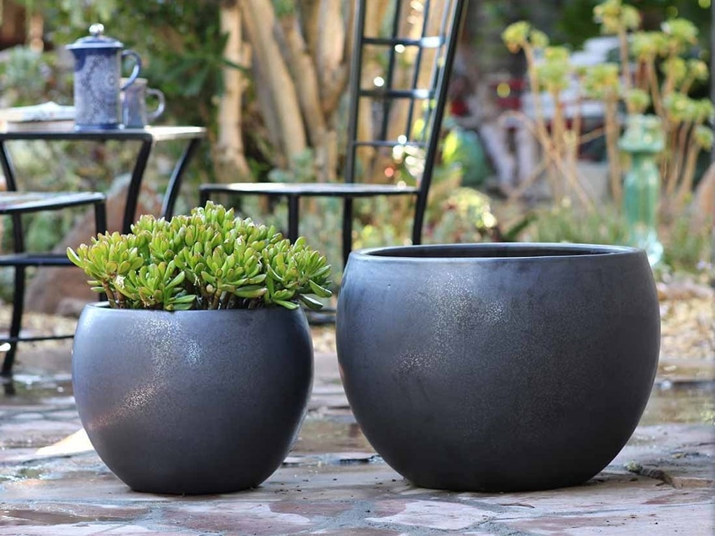 LOW MILANO PLANTER, MATTE BLACK, SET OF 3 - 21.5" X 15.5", 16.0" X 12.0", 12.0" X 10.0"