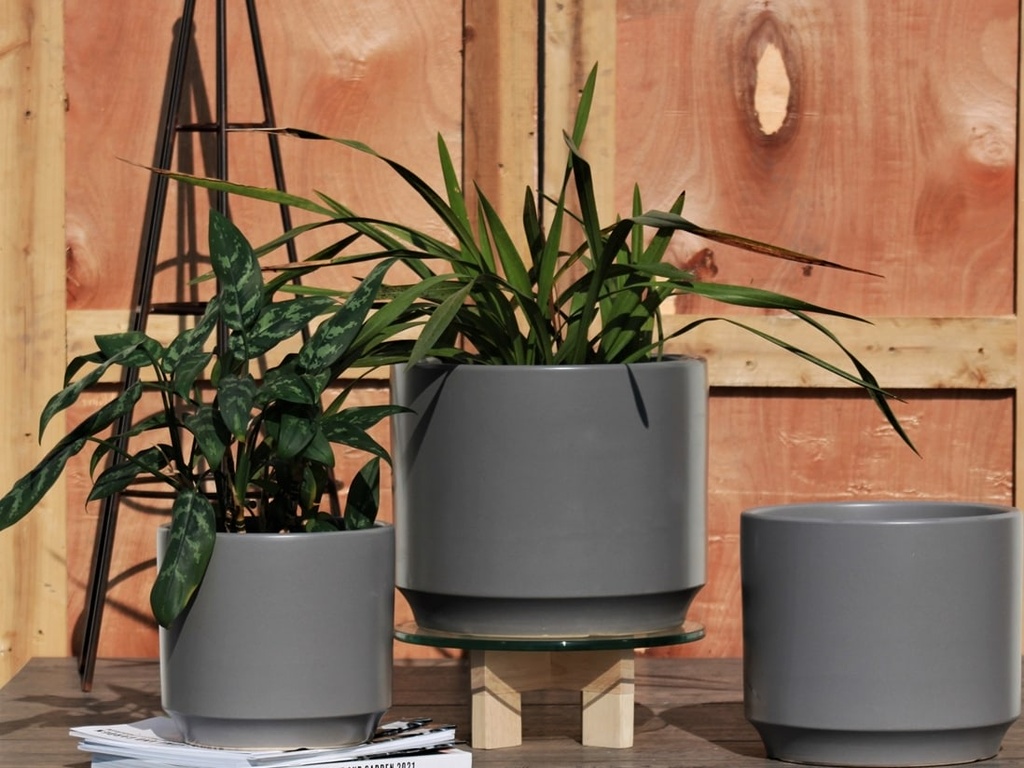 LARGE COMET PLANTER , HEATHER GREY, SET OF 3- 12"X10" 10"X8.5" 8"X8"
