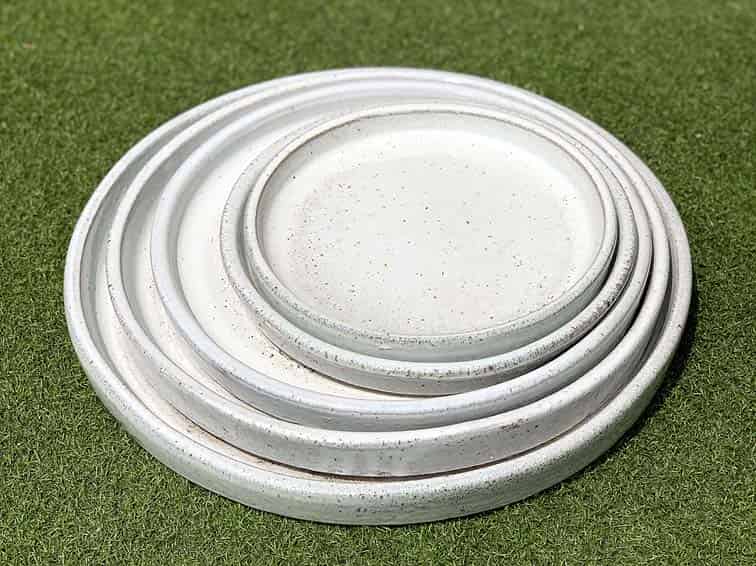 [PY-SCR03WSP] ROUND SAUCER, WHITE SPOT, OD 15.5", ID 14"