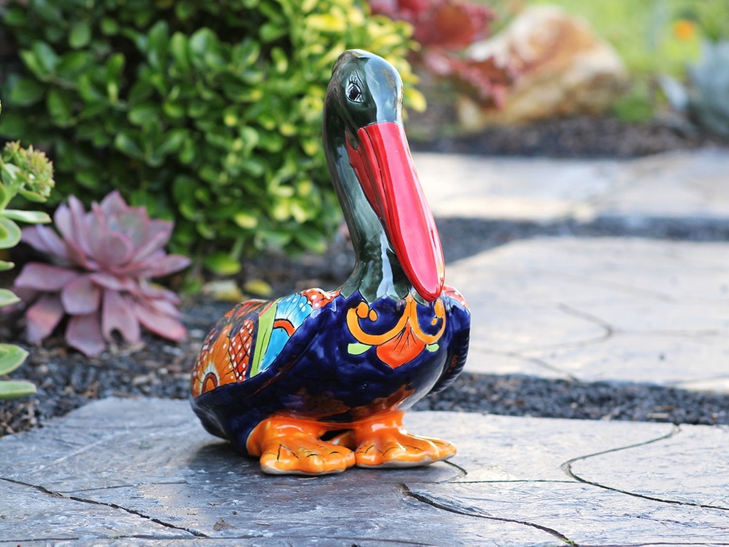 [TL-A2046] PELICANO CERRADO, 15.5"X10"X17"