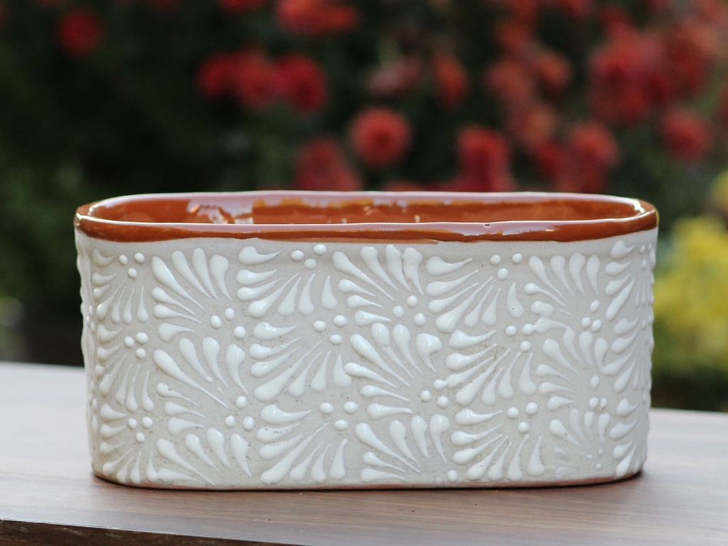 [TL-J5235CSW-C4] CANOE PLANTER, SMALL, 9.5"X5.5"X4.5", CHRYSANTHEMUM WHITE, SOLD IN CASE OF 4