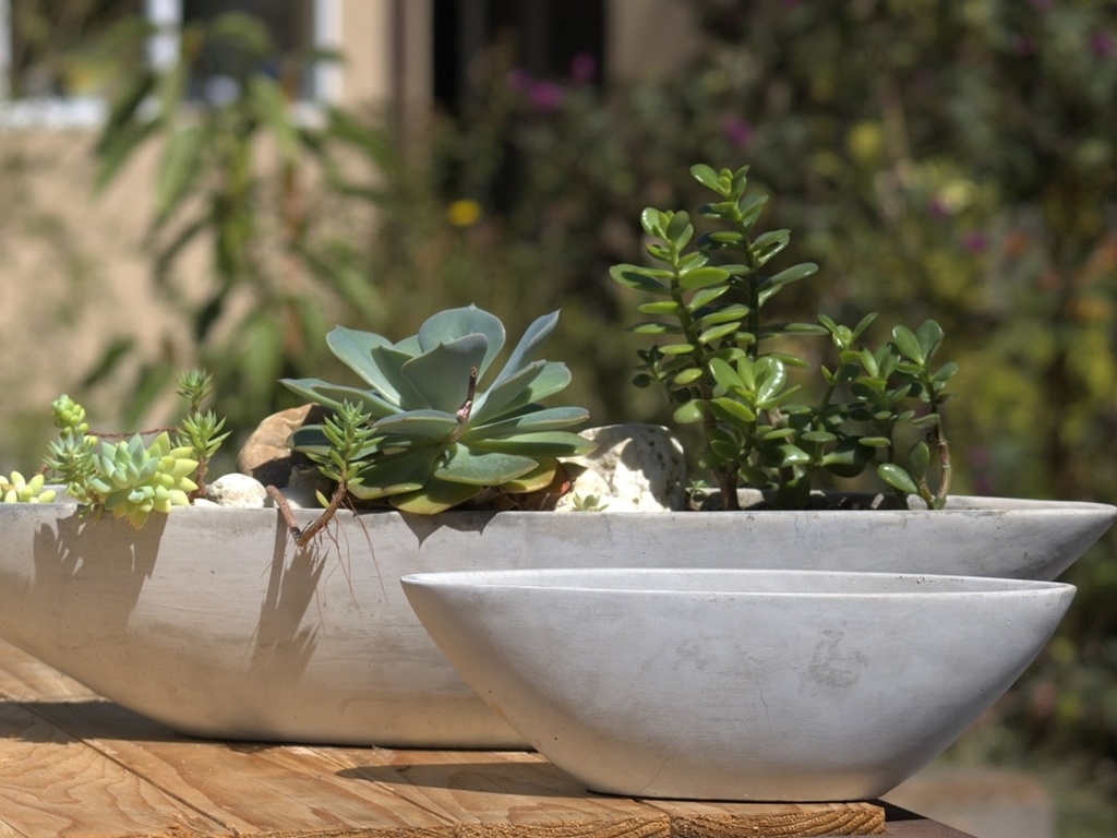 [IC-0173PCC-C12] CANOE CONCRETE PLANT VESSEL SMALL, POLISH CONCRETE, 12 PCS/CASE, 11.0''x4.0''x3.5''