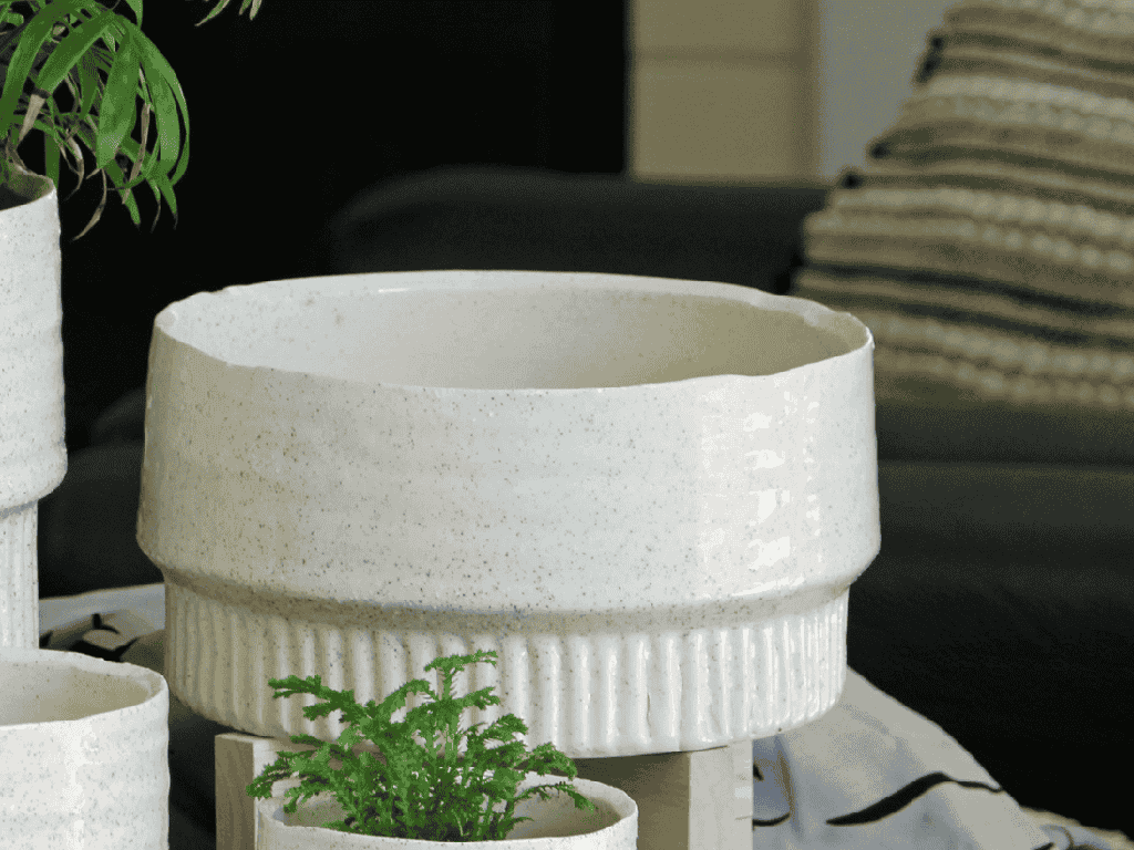 [IP-J16137IVS-C4] JEWEL MARTINI BOWL, IVORY SPECKLE, 8.5" X 4.5", SOLD IN CASE OF 4