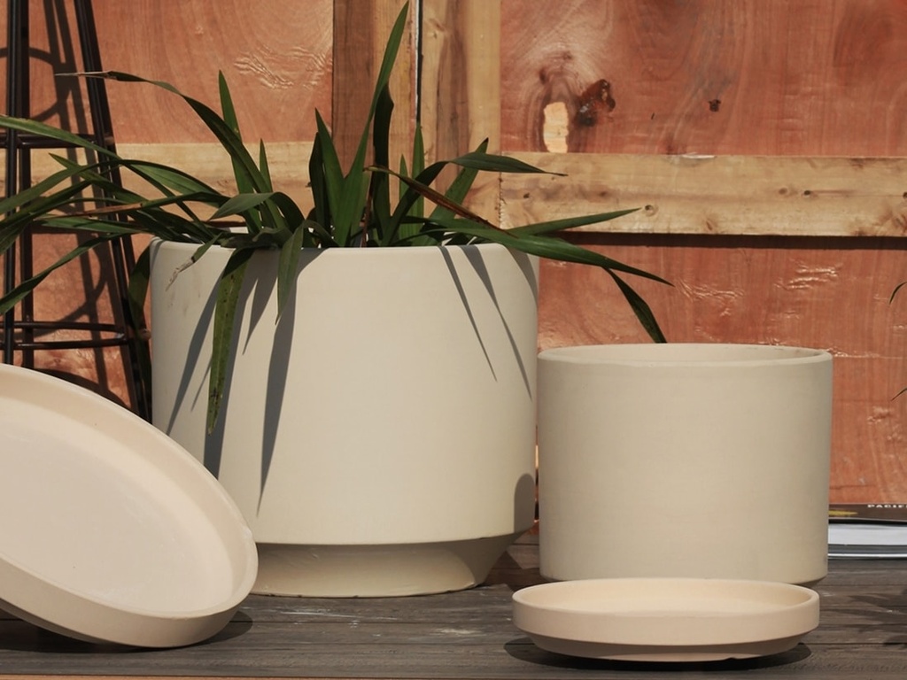 [PC-D3250ICL-C] MID MODERN PLANTER WITH DETACHED SAUCER, IVORY CLAY, 12.0"X10.5", 12.0"X2.5"